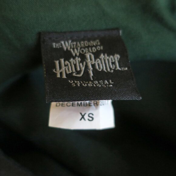 Universal Studios Wizarding World of Harry Potter SLYTHERIN Robe Cloak Adult XS - Picture 3 of 4